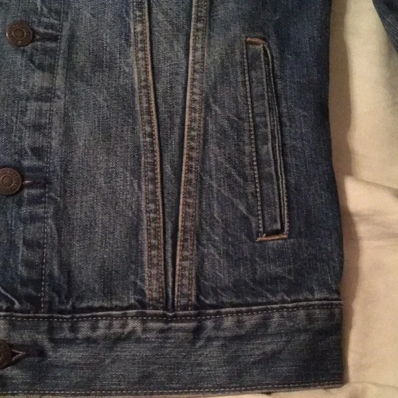 Levi’s Jean Jacket EUC! - Picture 6 of 14